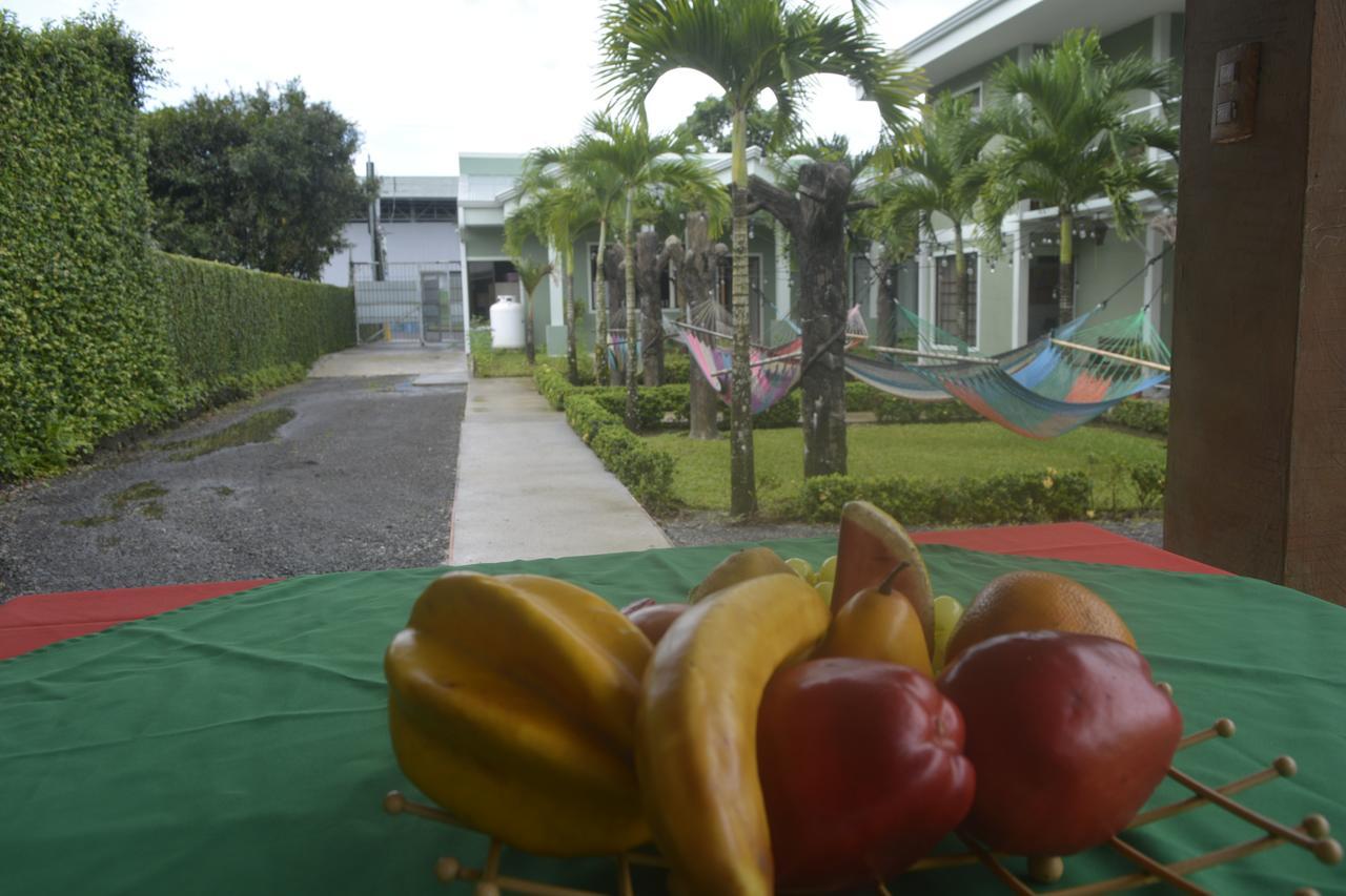 La Fortuna Backpackers Resort Esterno foto